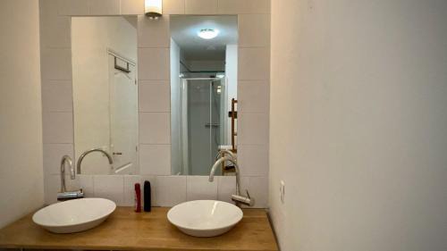 Apartment with Shower