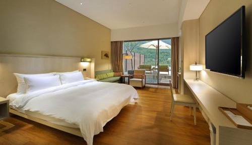 Suite with Garden View