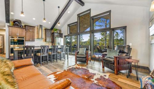 Five Bedroom Holiday Home