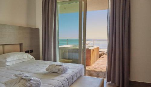 Junior Suite with Front Sea View