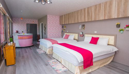 Family Room with Mountain View