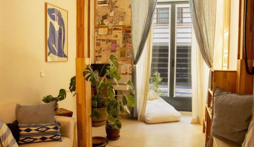 Deluxe Studio