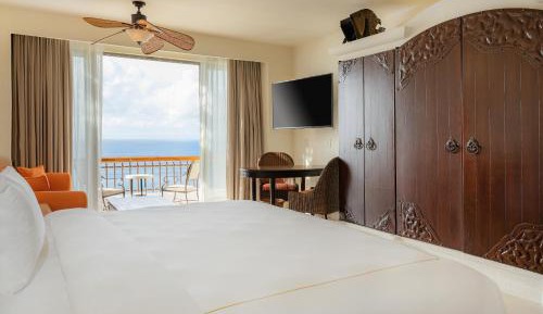  Junior Suite Oceanfront King
