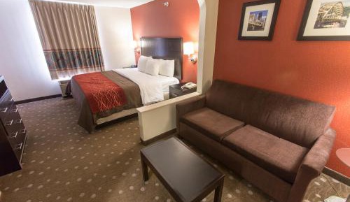 King Suite - Non-Smoking