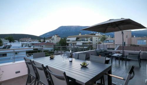 Apartment with Mountain View