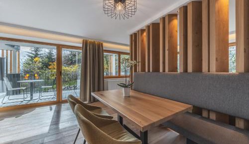 Apartment with Garden View