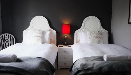 Twin Room with Bath