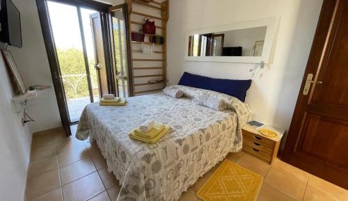 Deluxe Double Room with Balcony and Sea View
