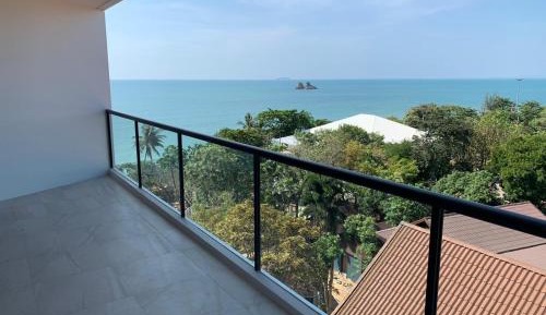 Two-Bedroom Deluxe Apartment with Ocean View