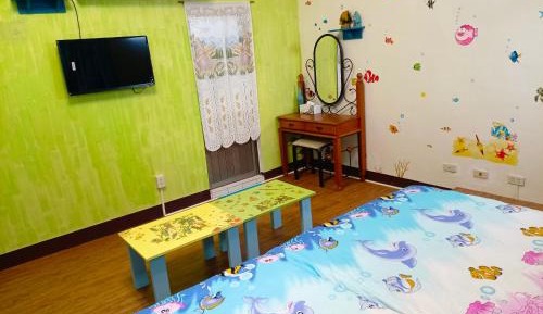 Quadruple Room with Private Bathroom