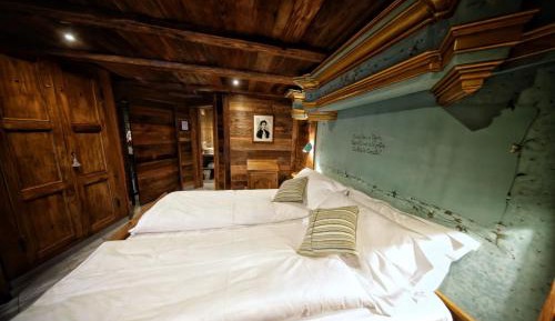 Junior Suite with Balcony