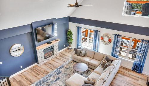Six-Bedroom Holiday Home