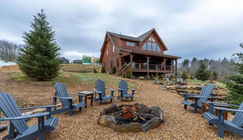 Three-Bedroom Holiday Home 