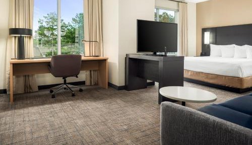 King Studio with Sofa Bed - Hearing Accessible