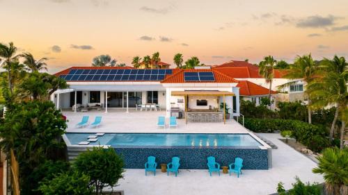 Seven-Bedroom Villa