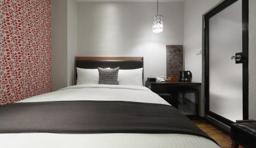 Simple Double Room (No Window)