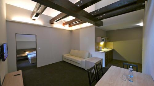 Deluxe Two-Bedroom Apartment