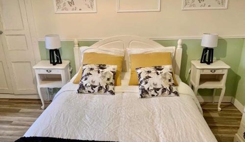 Double Room with Private External Bathroom