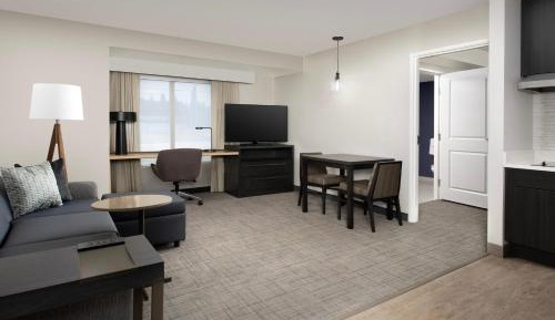 1 Bedroom Suite, 1 King, Sofa bed