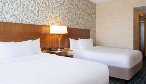 Suite, 2 Queen, Sofa bed