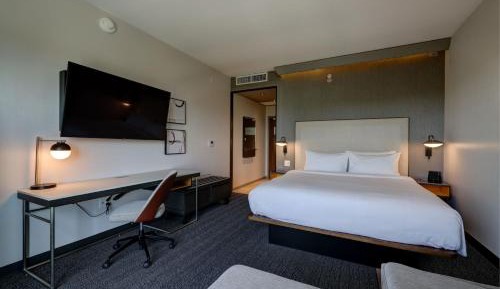 King Guest Room with Sofa Bed