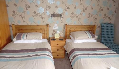 Twin Room with Private Bathroom