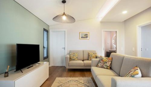 Superior One-Bedroom Apartment with Balcony