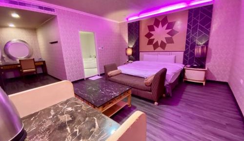 Queen Room with Spa Bath