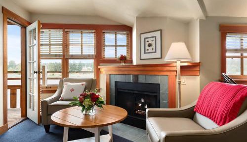 King Suite with Jacuzzi Tub and View