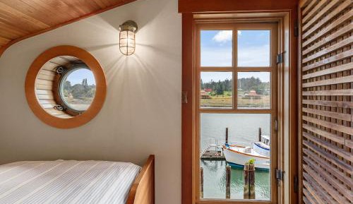 Queen Room with Jacuzzi Tub Non View