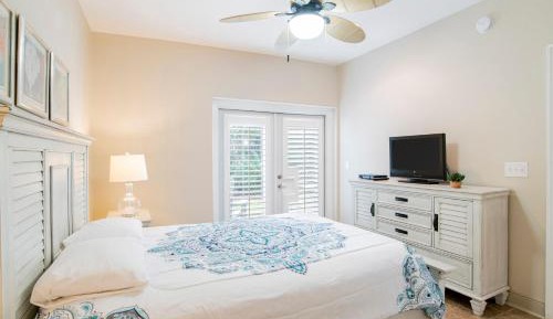 Three-Bedroom Holiday Home 