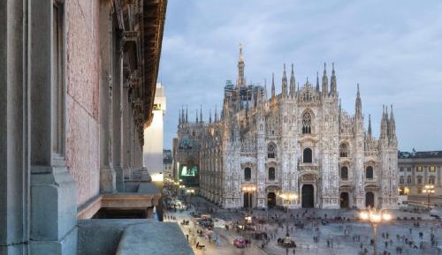 Suite with Duomo Cathedral View with Balcony