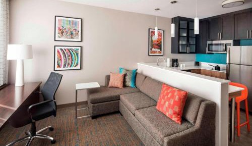 One-Bedroom King Suite