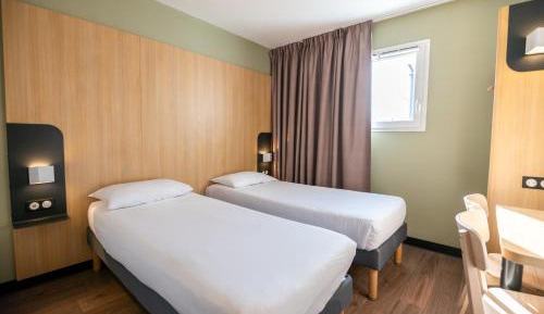 Twin Room (2 Adultes)