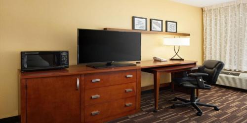 King Room - Mobility Access/Hearing Accessible