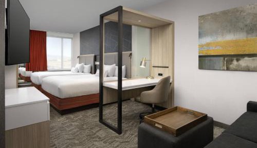 Suite, 2 Queen, Trundle bed