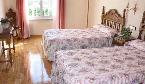 Twin Room with Private Bathroom