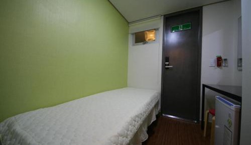 Small Single Room