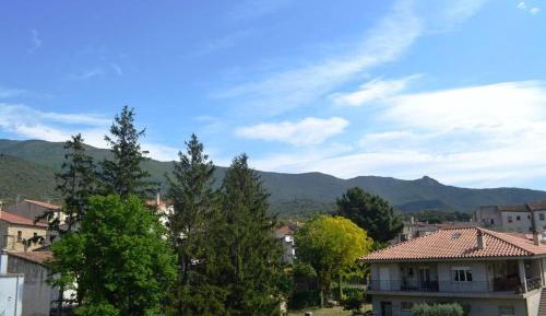 Family Two-Bedroom Apartment with View