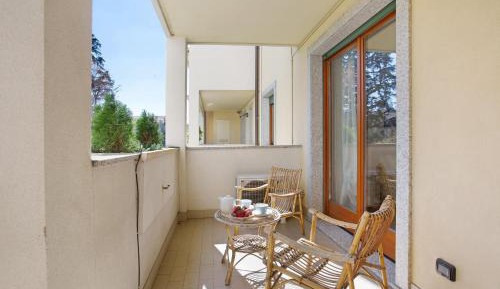 Superior One-Bedroom Apartment with Balcony