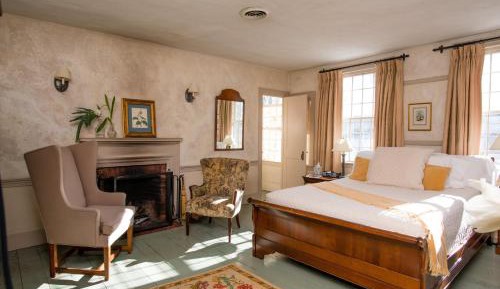 Queen Room with Spa Bath