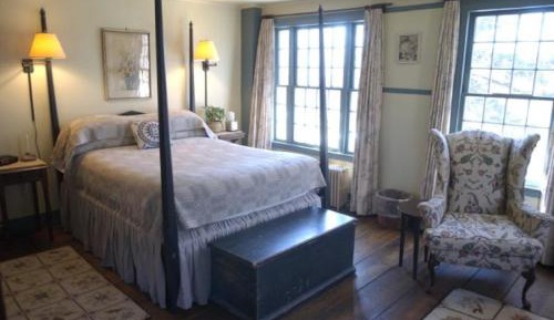 Queen Room with Twin Bed and Sofa Bed