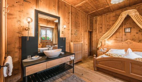 One-Bedroom Apartment (2 Adults)