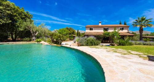 Villa with Garden View