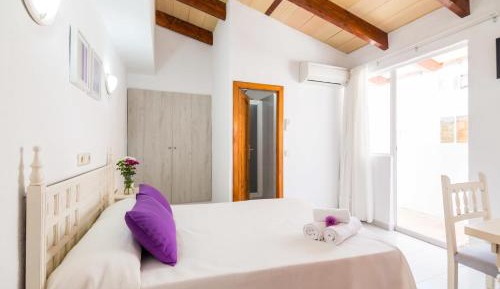 Double Room (1-2 Adults)