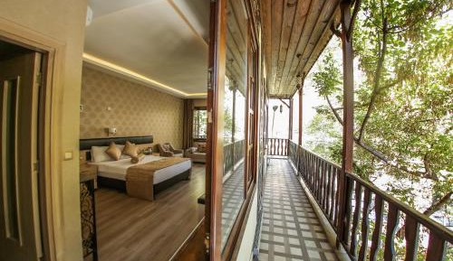 Suite with Balcony