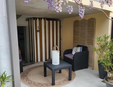 Apartment with Garden View