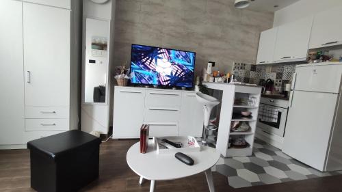Queen Studio