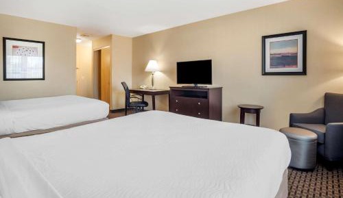 Queen Room with Two Queen Beds - Non-Smoking