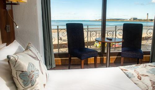 Double or Twin Room with Sea View